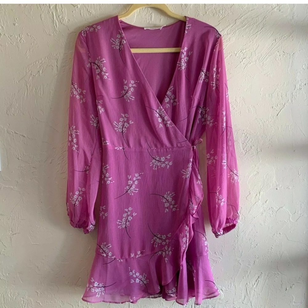 LUSH Brittney Wrap Dress Lilac Purple Floral EUC Sz M